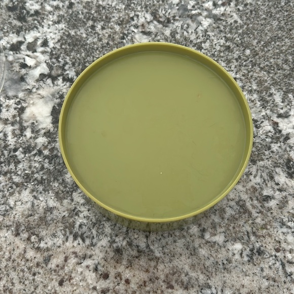 Pyrex Avocado Green see ‘n store canister with lid - Picture 7 of 8